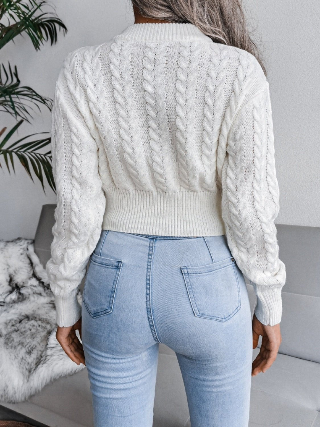 Cable - Knit Round Neck Sweater - ViarousViarousViarous