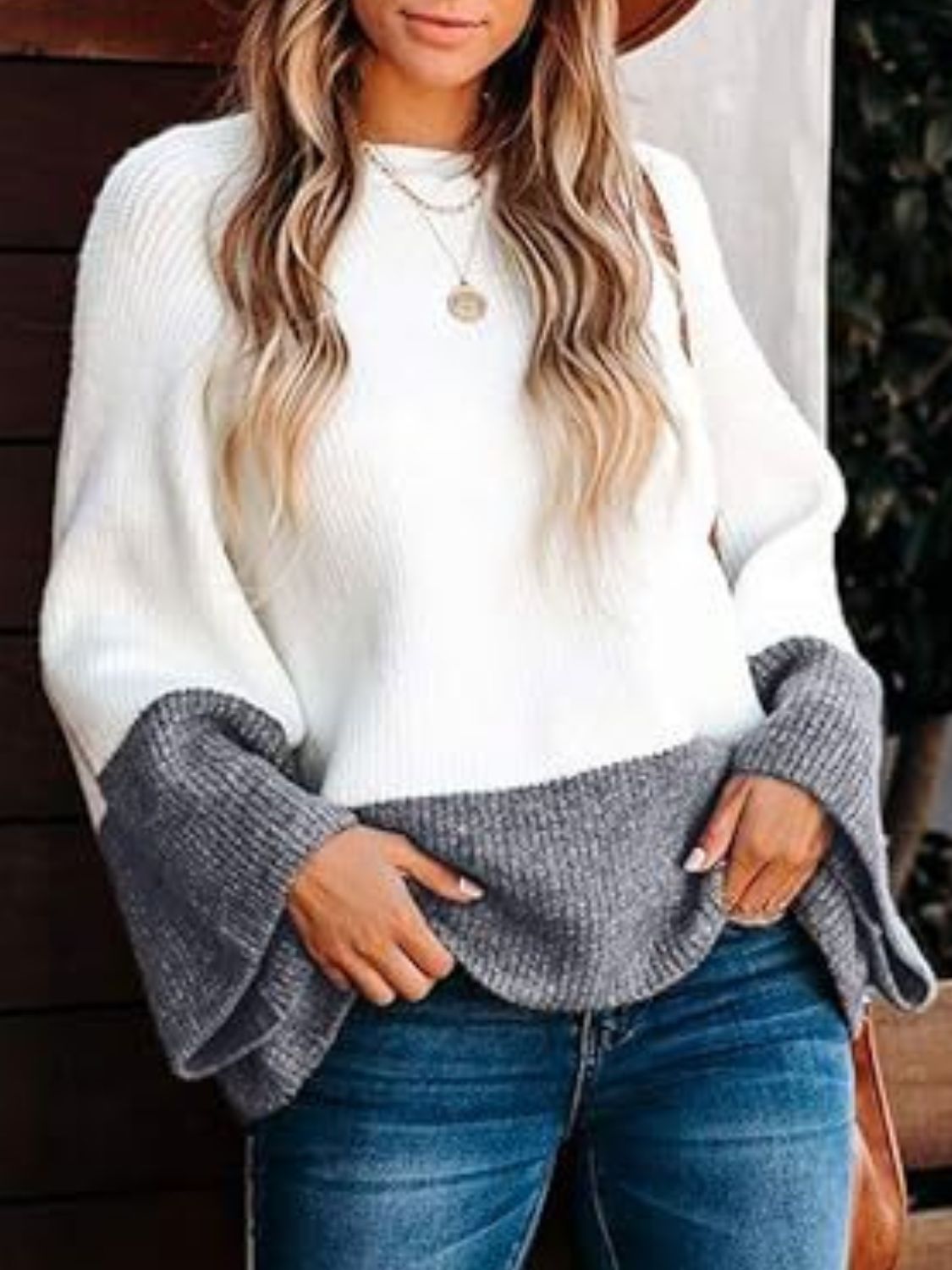 Contrast Round Neck Long Sleeve Sweater - ViarousViarousViarous