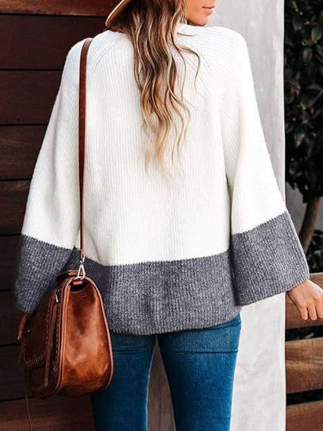 Contrast Round Neck Long Sleeve Sweater - ViarousViarousViarous