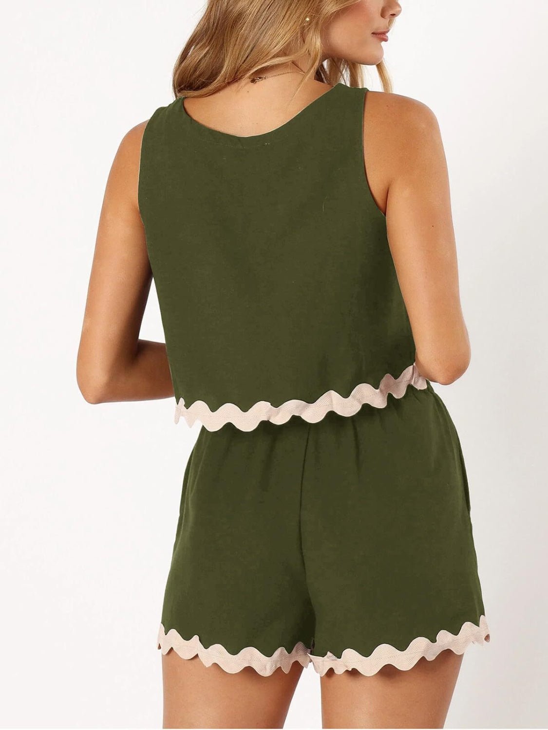 Contrast Trim Round Neck Top and Shorts Set - ViarousViarousViarous