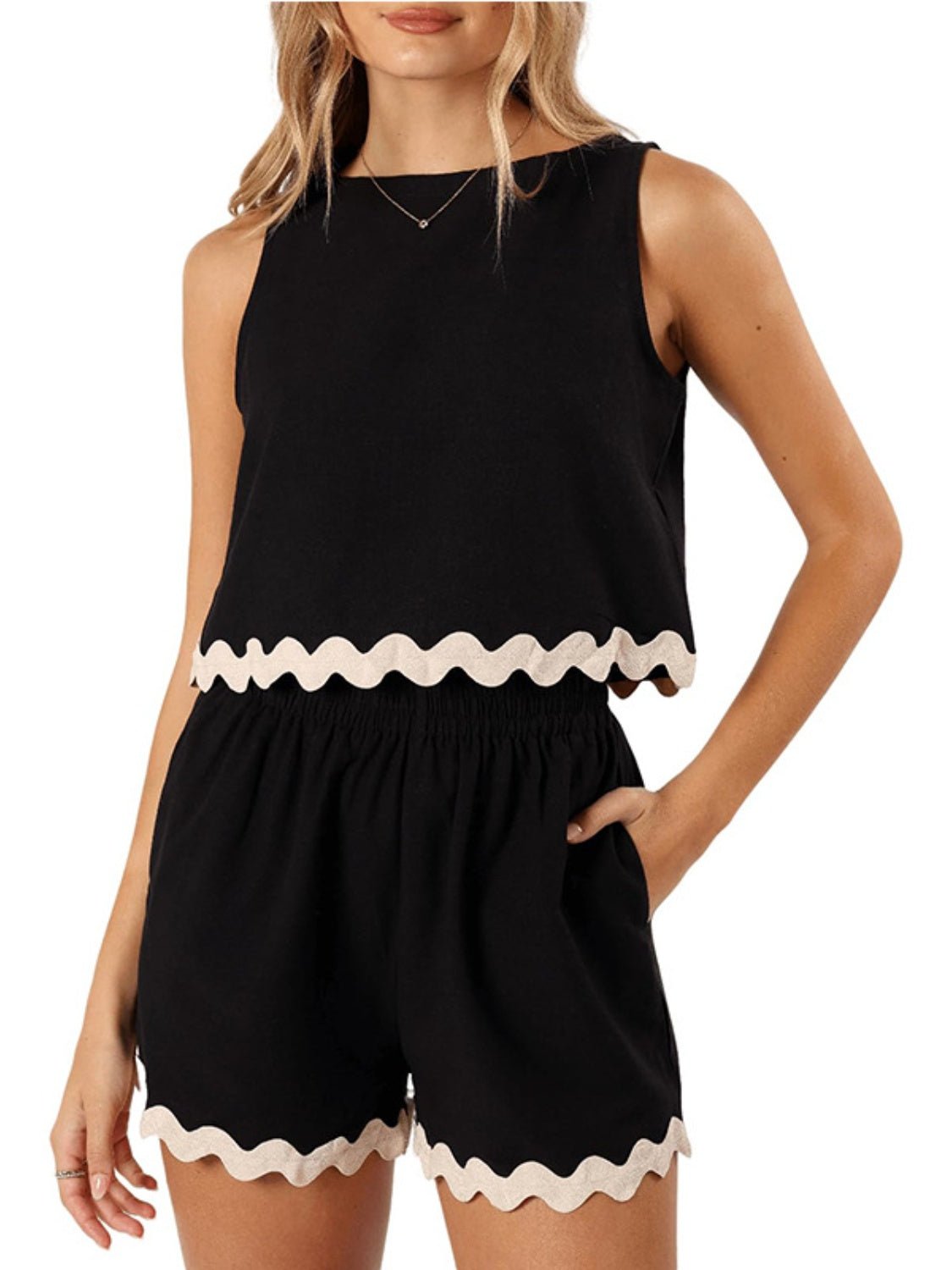 Contrast Trim Round Neck Top and Shorts Set - ViarousViarousViarous