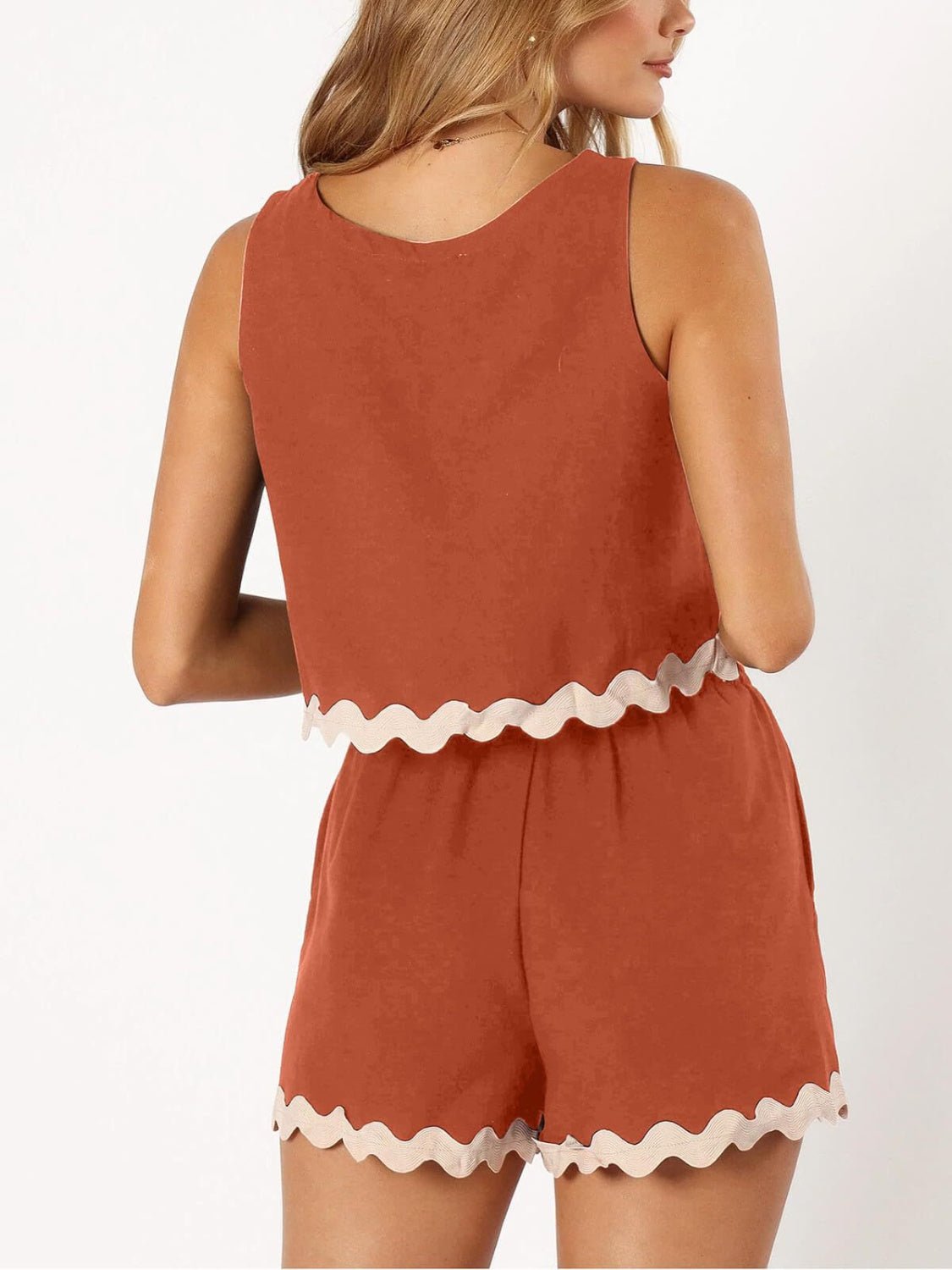 Contrast Trim Round Neck Top and Shorts Set - ViarousViarousViarous
