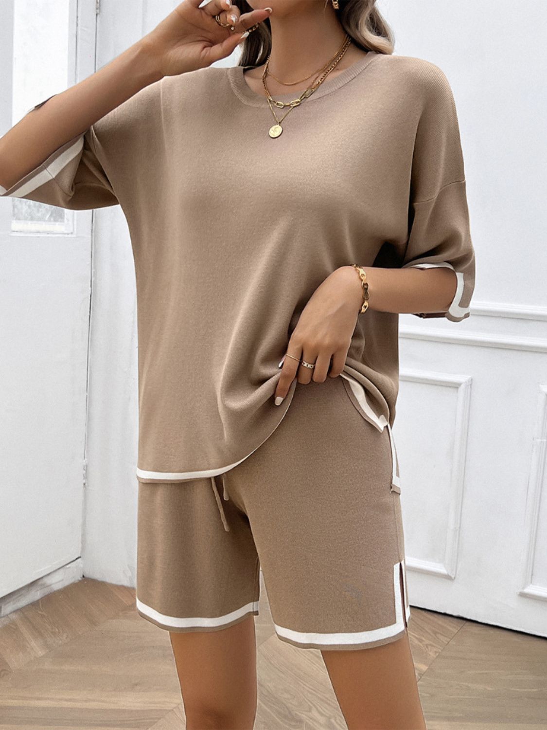 Devine Contrast Trim Round Neck Top and Shorts Set - ViarousViarousViarous