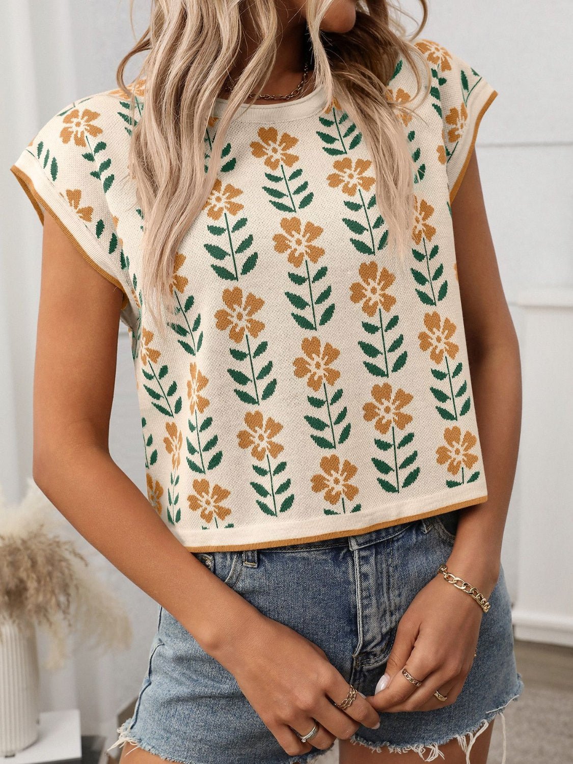 Flower Round Neck Short Sleeve Knit Top - ViarousViarousViarous