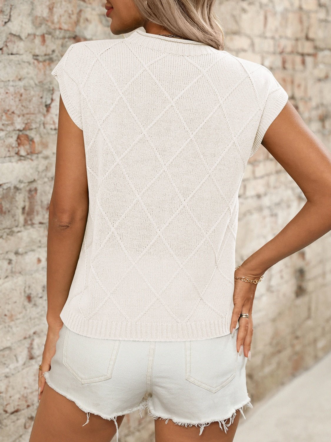 Round Neck Cap Sleeve Knit Top - ViarousViarousViarous