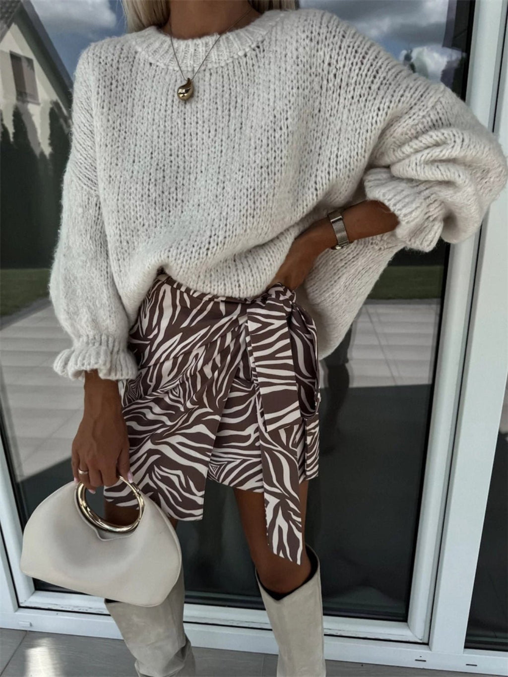 Round Neck Long Sleeve Sweater - ViarousViarousViarous