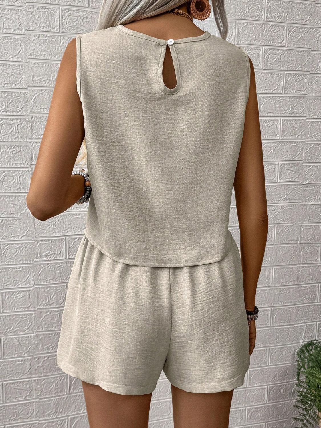 Round Neck Sleeveless Top and Shorts Set - ViarousViarousViarous