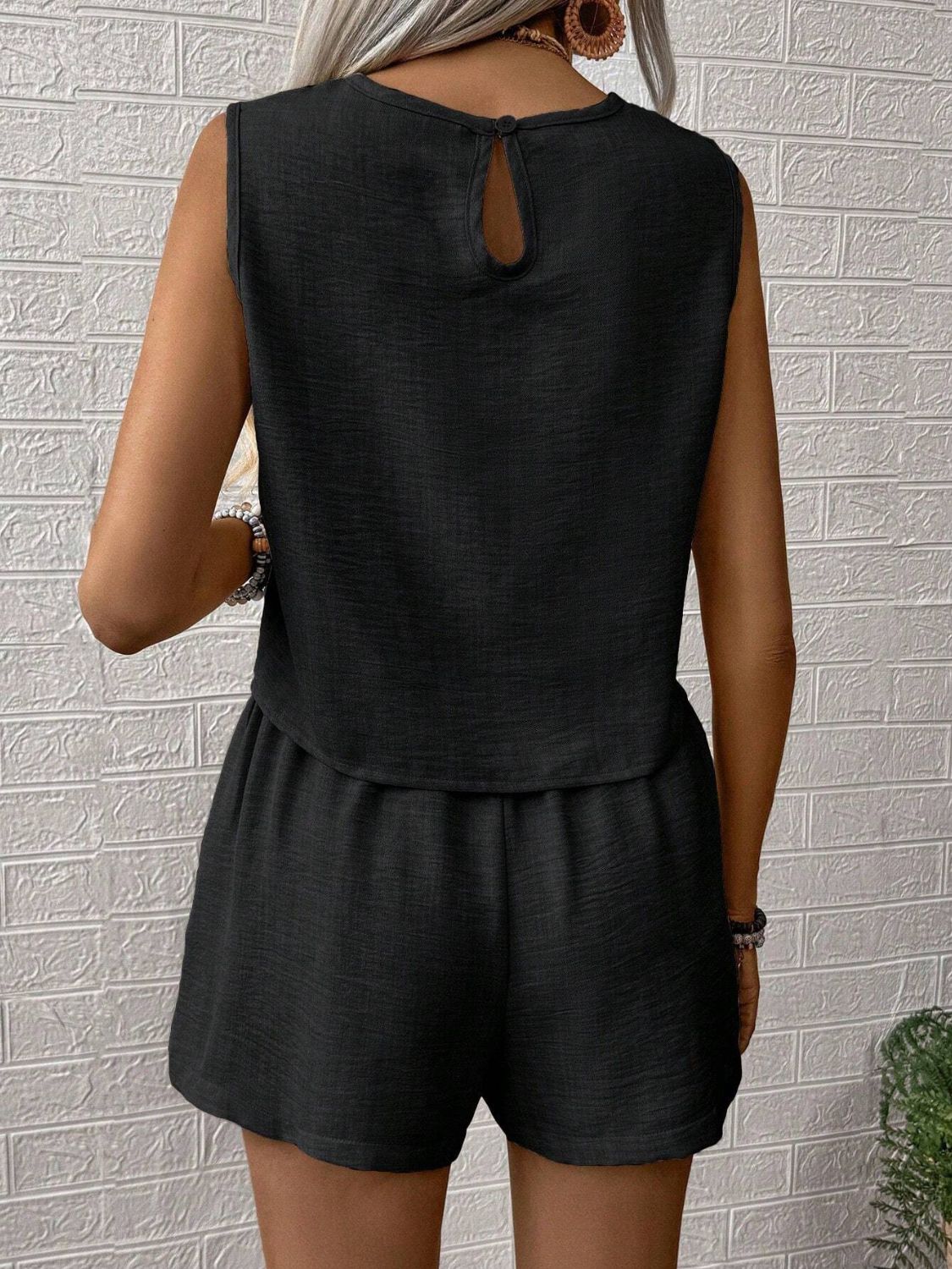 Round Neck Sleeveless Top and Shorts Set - ViarousViarousViarous