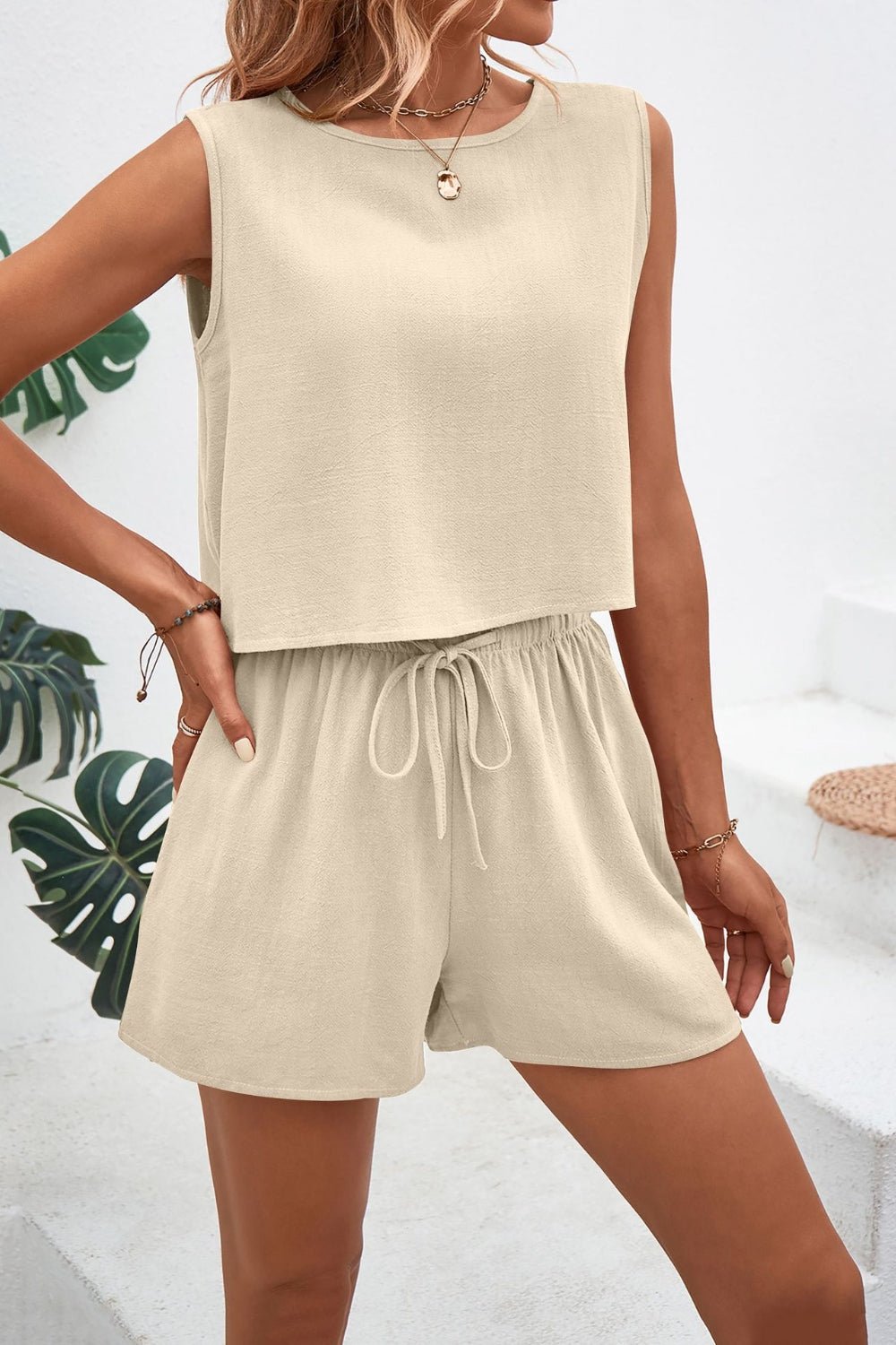 Round Neck Top and Drawstring Shorts Set - ViarousViarousViarous