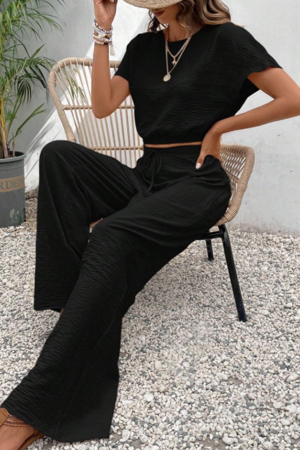 Rounds Neck Short Sleeve Top and Pants Set - ViarousViarousViarous