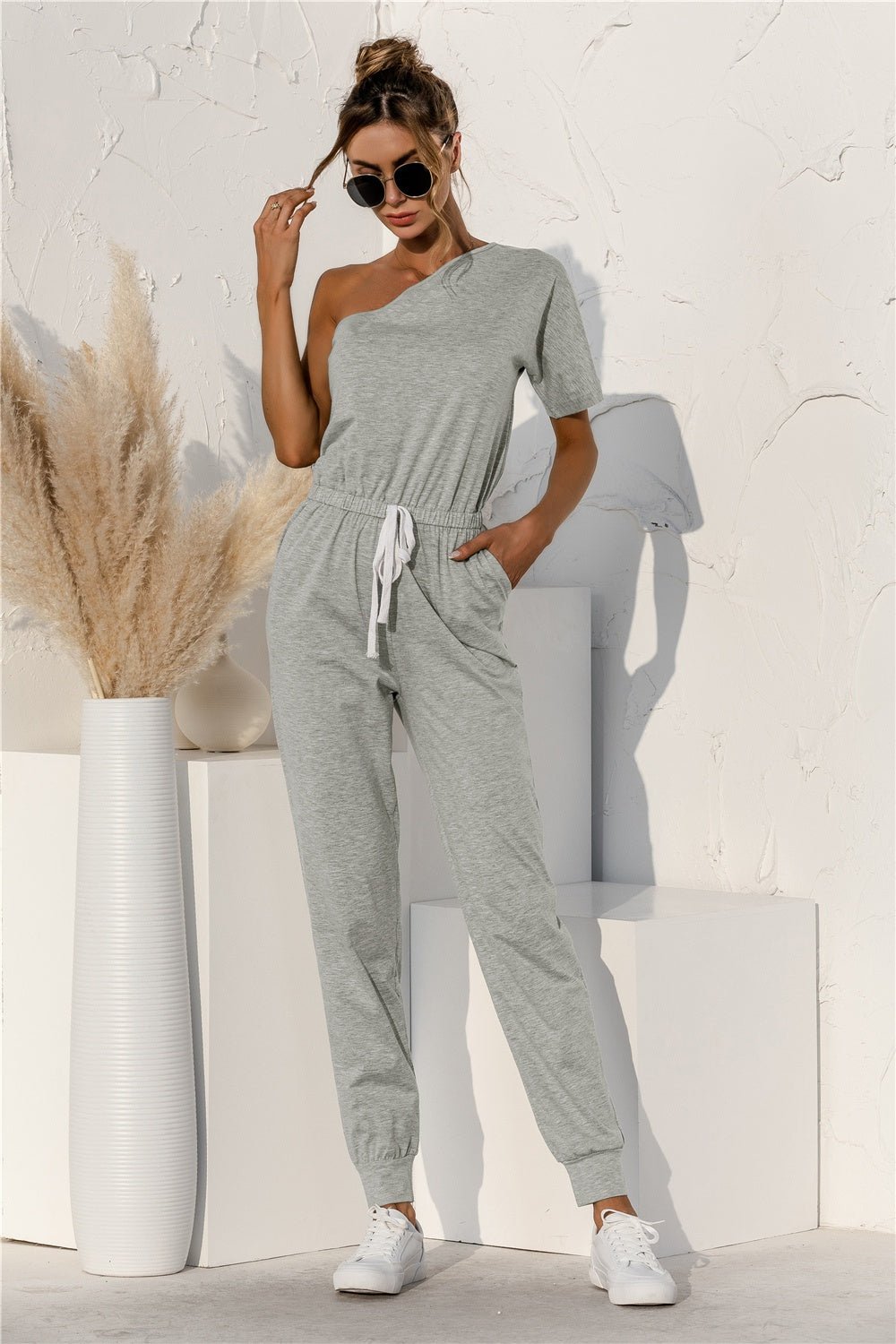 Single Shoulder Short Sleeve Jumpsuit - ViarousViarousViarous