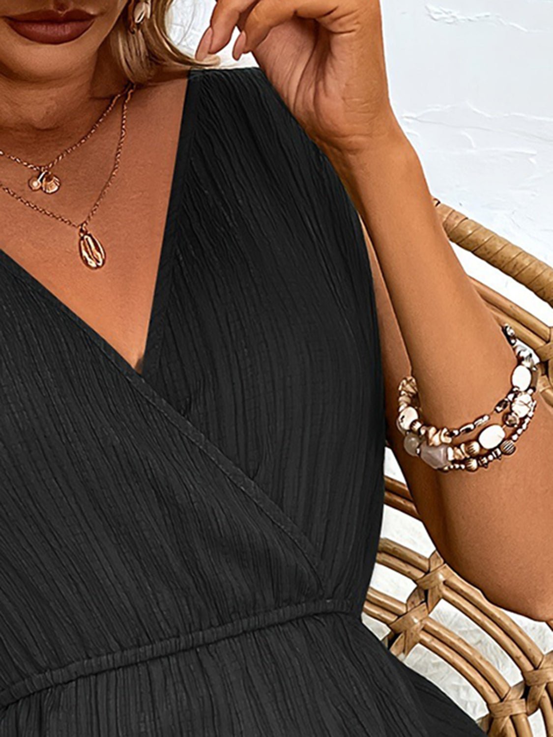 Textured Surplice Sleeveless Romper - ViarousViarousViarous