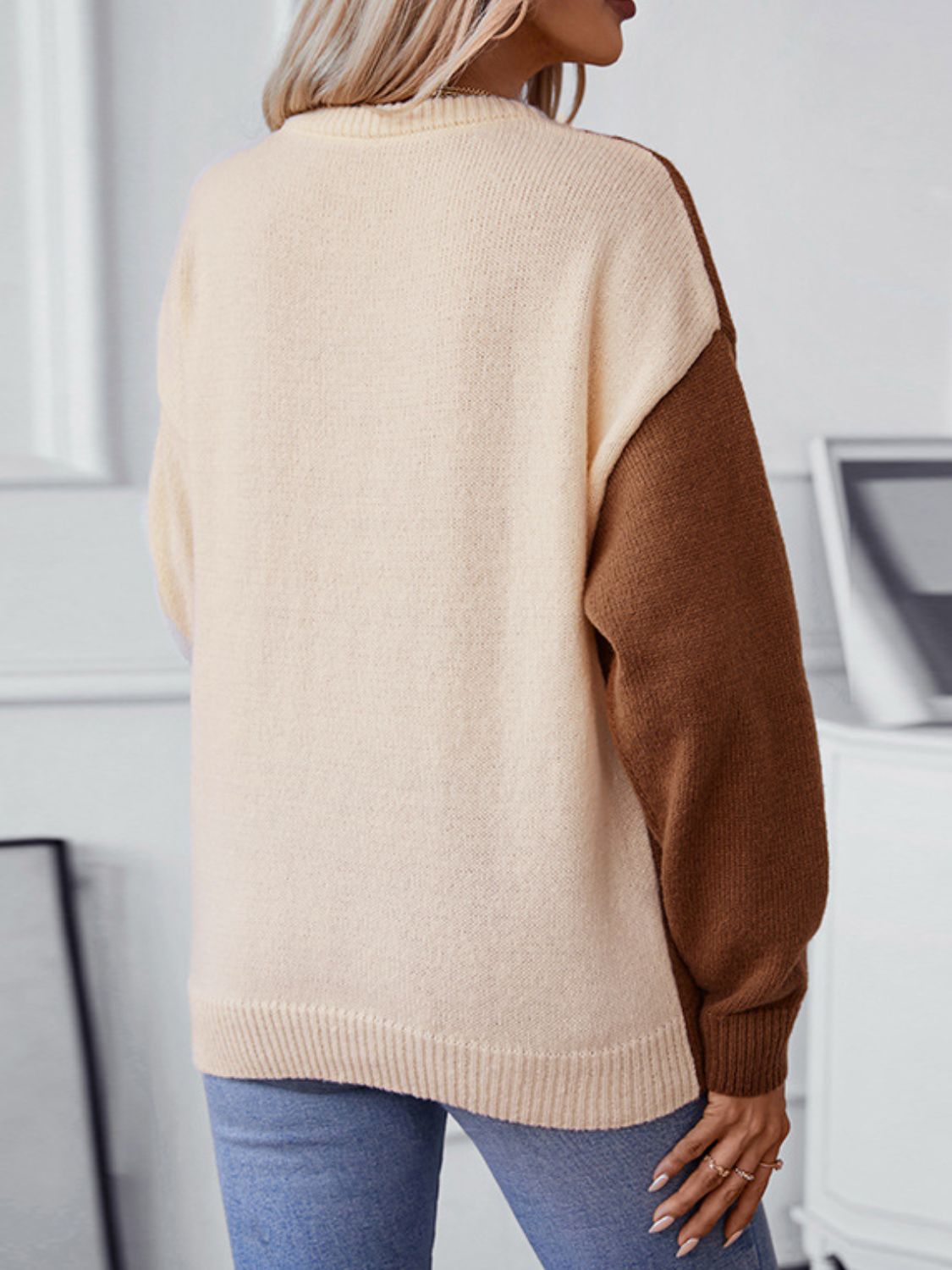 Two Tone Cable Knit Round Neck Long Sleeve Sweater - ViarousViarousViarous